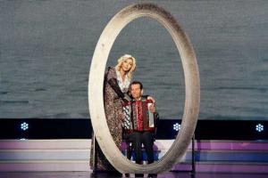 Ирина Билык впервые вывела своего отца на сцену