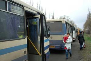 В Донецкой области на выезде из оккупированных территорий стоят многокилометровые очереди