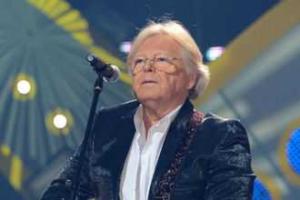 В "Инстаграме" Юрия Антонова появилась голая женская грудь