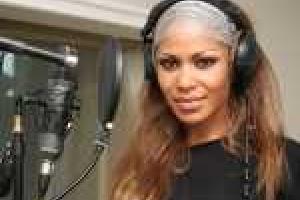 Певица Гайтана стала лысой