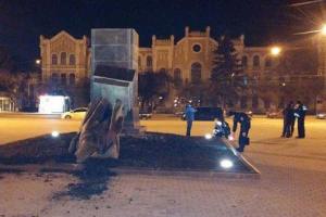 На Харьковском тракторном заводе возмутились сносом памятника Орджоникидзе