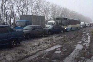 Волонтер рассказал, как унижают людей на украинских пунктах проверки в зоне АТО