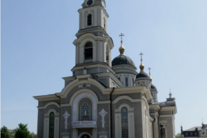 Пасхальные Богослужения в храмах Донецка начнутся в полночь 