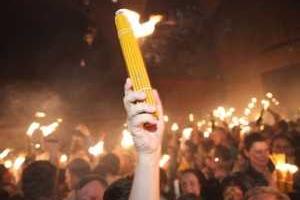 В Украину прибыл благодатный огонь