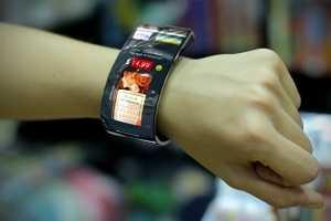 Samsung займется разработкой смартфонов новой формы