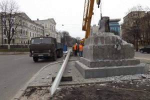 Стела в Харькове демонтирована и скоро вернется на постамент