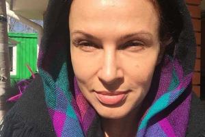 Эвелина Бледанс показала себя без макияжа