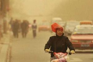 Столица Китая стала жертвой мощной песчаной бури