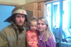 Трехлетний ребенок по недосмотру родителей оказался запертым в квартире