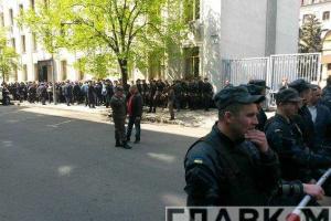 На Банковой активистов «Правого сектора» встретили силовики