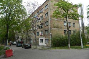 В Киеве приезжий убил мужчину и перерезал себе вены