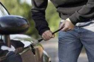 Во Львове инспекторы ГАИ помешали злоумышленнику угнать автомобиль
