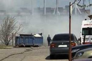 В Киеве спасатели потушили пожар вблизи Речного порта