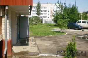 Двое мужчин угрожая ножом напали на волынянина в подъезде