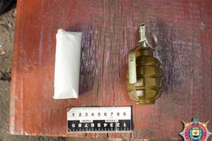 У нетрезвого жителя Дзержинска были изъяты наркотики и боевая граната