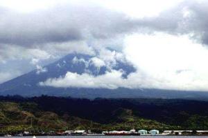 Пытаясь сделать селфи на обрыве скалы, погиб сингапурец