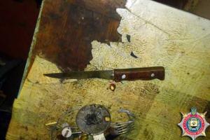 65-летний житель Донетчины ударил знакомого ножом в живот