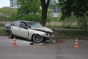 В Киеве в ДТП пострадали водитель и 16-летняя пассажирка