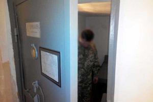 Впервые в Украине военная прокуратура отправила военного комиссара на гауптвахту