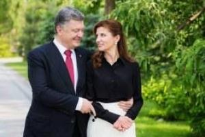 Порошенко поблагодарил жену за поддержку 