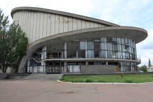 Сегодня в разбитом Луганском цирке состоится представление