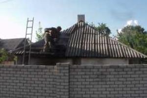 В Старобельске спасатели потушили пожар в жилом доме