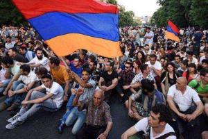 В России уверены, что Запад осуществляет в Армении государственный переворот