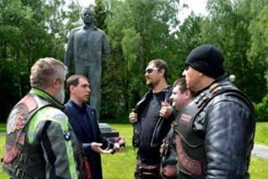 В космосе установят флаг "Ночных волков"