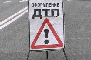 В Рубежном «ГАЗ-66» наехал на «ГАЗ-24». Травмирована женщина