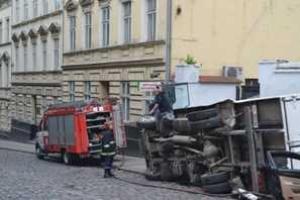 Львовская область: пожарные ликвидировали пожар в автомобиле, который попал в ДТП
