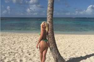 Леди Гага показала откровенные фото с отдыха на Багамах