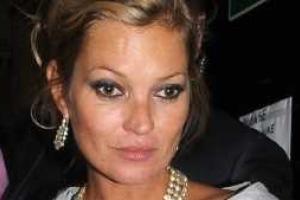 Кейт Мосс устроила дебош на борту самолета британской авиакомпании