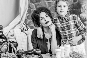 Надежда Мейхер тронула снимком с сыном