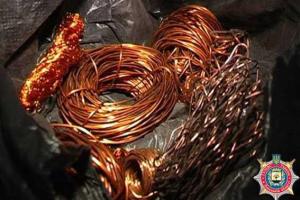 Двое мариупольцев совершили 15 краж телефонного кабеля