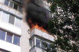 Житомирские спасатели ликвидировали пожар на балконе многоэтажки