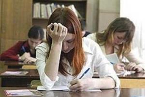 Донецкие школьники, несмотря на боевые действия, сдают экзамены