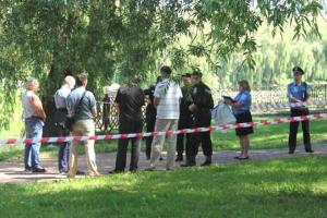В Ровно работники коммунального хозяйства выловили из водоема пакет с младенцем