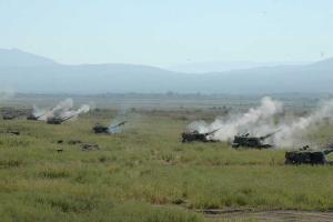 К Станице Луганской боевики перебросили мотострелковый батальон с двумя ротами танков