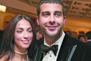 Иван Ургант тайно обвенчался с женой