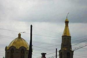 На Петропавловском соборе в Луганске были установлены и освящены новые кресты