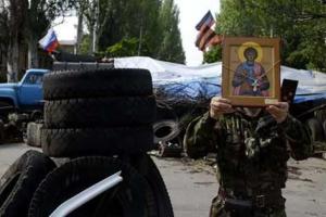 Боевики "ЛНР" на въезде в Свердловск обыскивали заезжающий транспорт