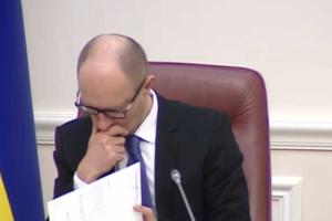 Яценюк требует уволить всю вертикаль Закарпатской таможни