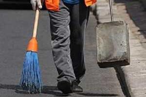 В Макеевке шахтеры переквалифицировались в дворников