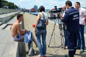 В Днепропетровске спасли от смерти мужчину, который прыгнул с моста