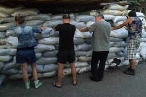 СБУ не пропустила в «ЛНР» автобус с продуктами и косметикой