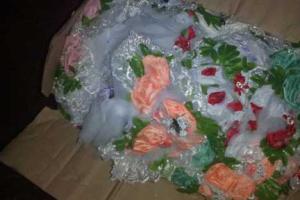 На Сумщине пограничники задержали нарушителя с грузом сыра и свадебными аксессуарами