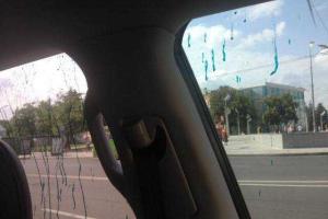 Машину харьковского депутата Лесика залили зеленкой