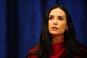 В бассейне актрисы Деми Мур найден труп мужчины