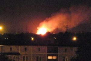 В Донецке возобновились обстрелы, сгорели несколько домов