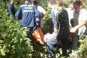 Киевская область: спасатели нашли женщину без сознания, заблудившуюся в лесу